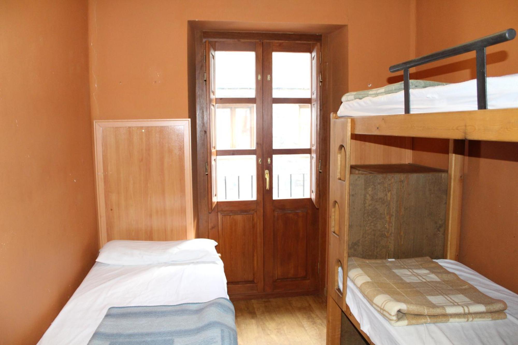 Albergue-Refugio Sargantana Canfranc Rom bilde